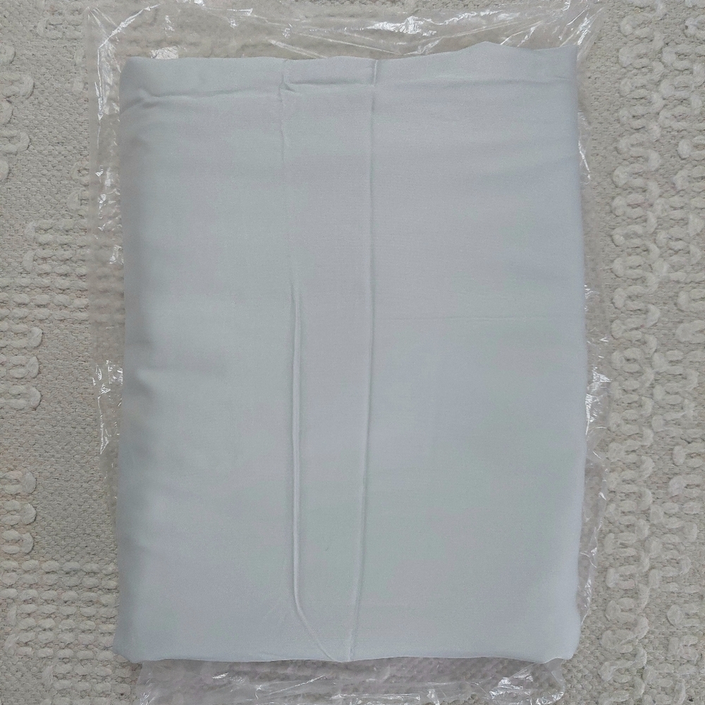 NWOT! Quince Organic Bamboo Mist Flat Sheet Only! King (220) - Picture 2 of 5
